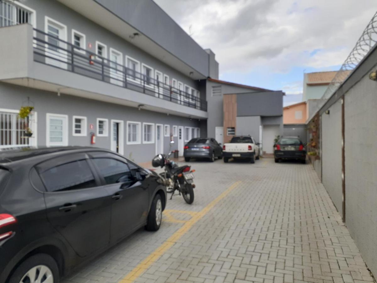 Apartamento Loft02 com garagem, Wi-fi, 25 min de Aparecida Pindamonhangaba Exterior foto